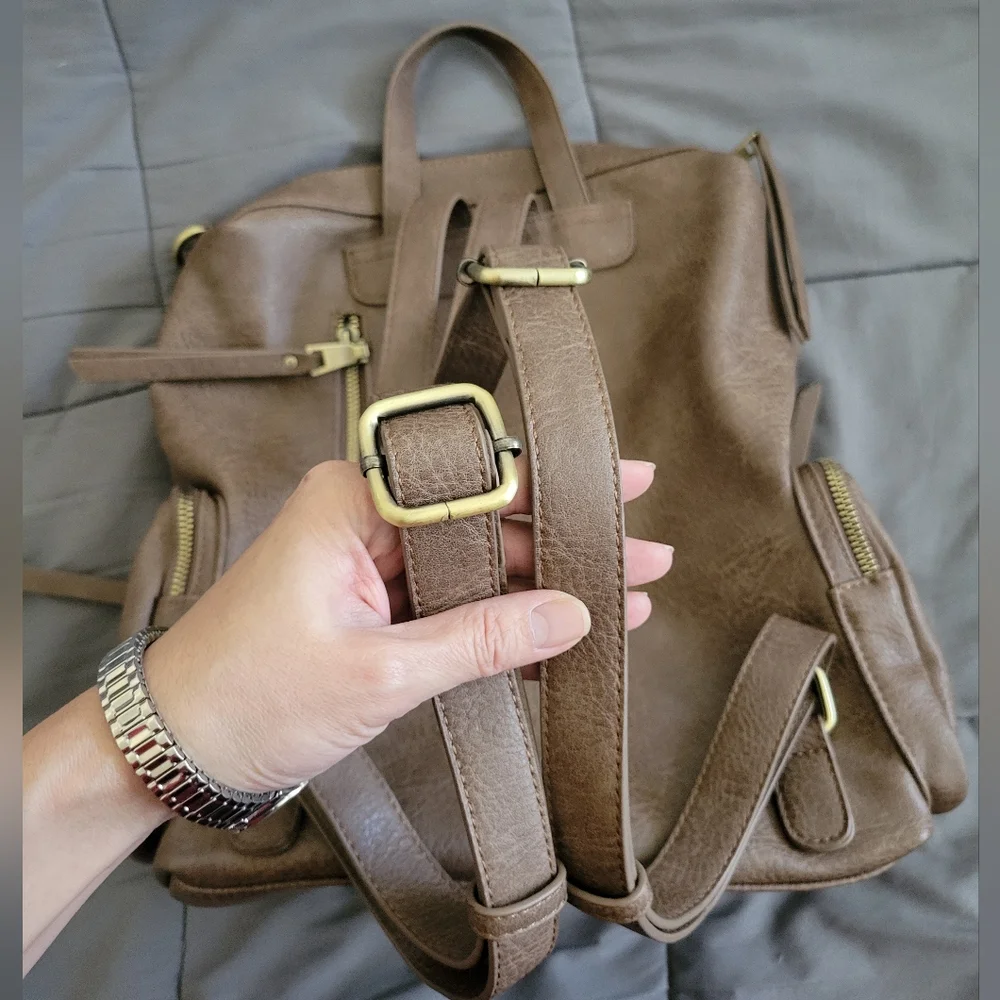✨️HP✨️MMS Design Studio | Women's Brown Vegan Leather Backpack (OS) - Picture 11 of 15